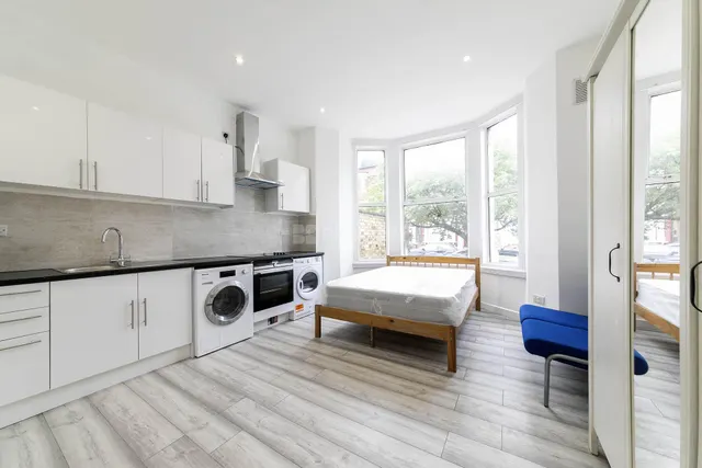 Callcott Road, London, NW6, photo 3