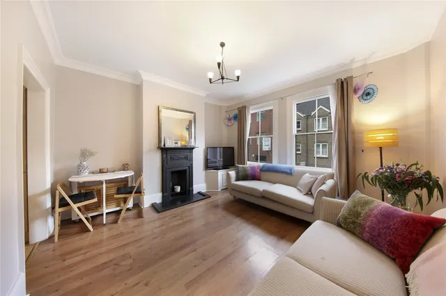 Tabard Street, SE1, photo 1