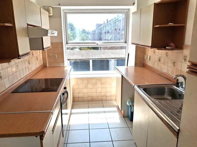Church Road, Ashford, TW15, photo 2