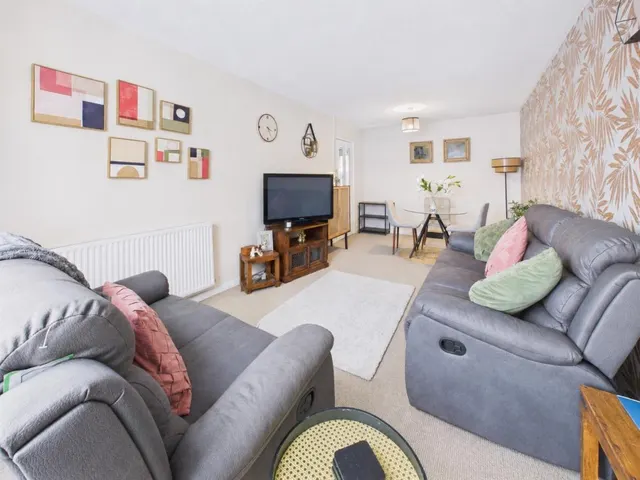 Filbert Close, Abbeydale, photo 3