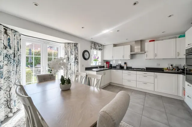 Buchanan Way, Binfield, RG42, photo 2