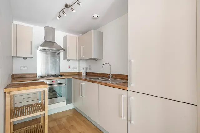 Spa Road, London, SE16, photo 2