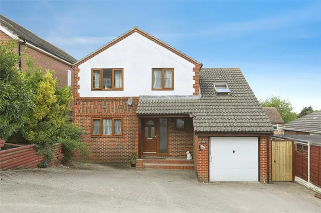 Waverley Avenue, Minster On Sea, ME12, photo 1