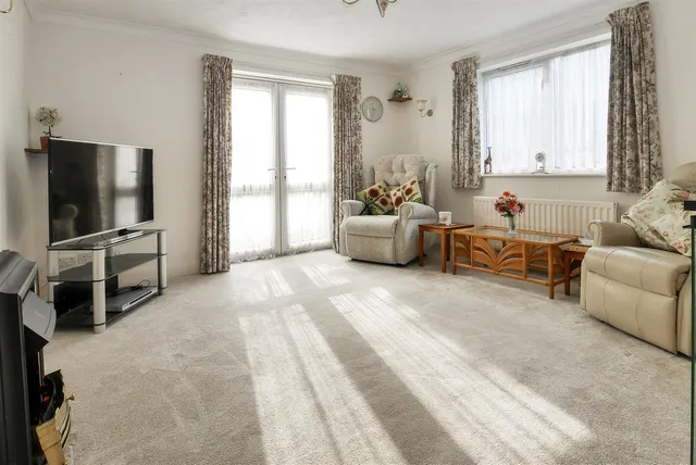 Hambledon Place, Bognor Regis, photo 3