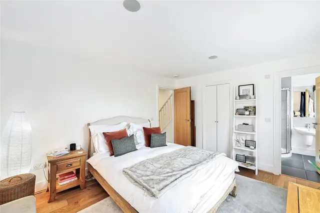 Culvert Road, London, SW11, photo 3