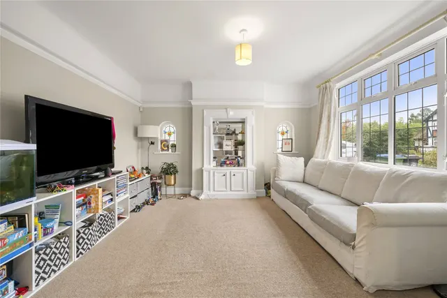 Grove Way, Esher, KT10, photo 3