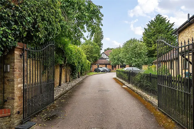 Lynford Close, Arkley, Herts, EN5 3HQ, photo 1