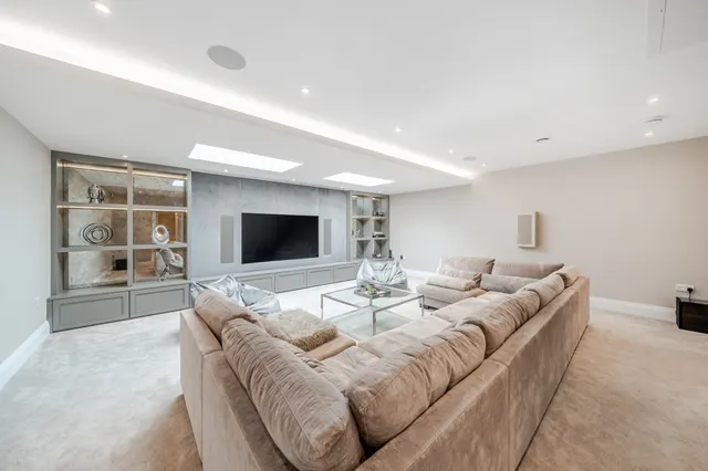 White Horse Close, Hertingfordbury, SG14, photo 3