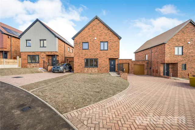 Lowans Court, Redditch, B97, photo 1