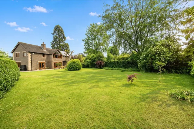 Wildgoose Drive, Horsham, RH12, photo 1