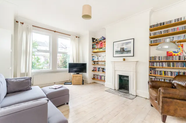 Photo 2 — 104 Avenue Road, Beckenham