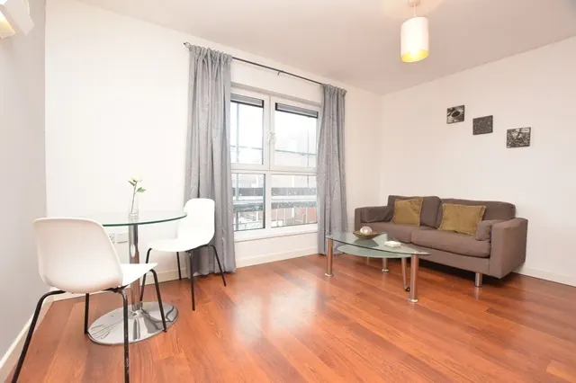 Photo 2 — Q4 Apartments, 185 Upper Allen Street, S3 7GT