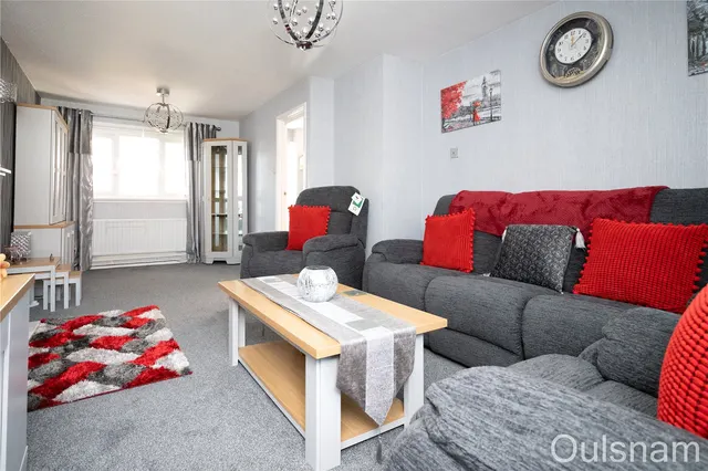 Photo 2 — Henry Walk, Bromsgrove, Worcestershire, B60 3NZ