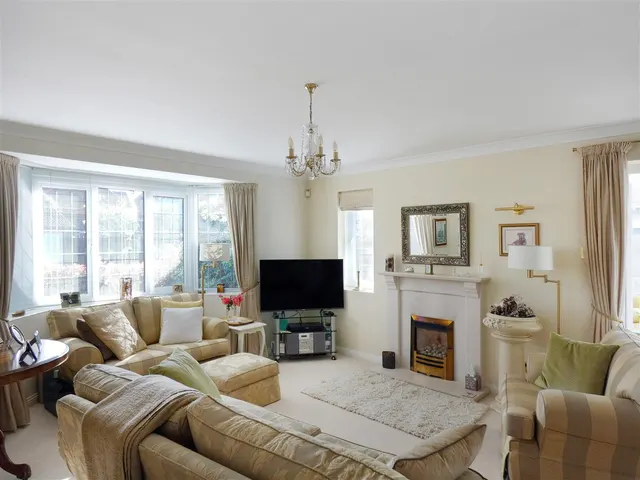 Hamilton Drive, Rustington, photo 2