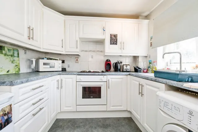 Photo 2 — Benyon Path, South Ockendon, Essex, RM15