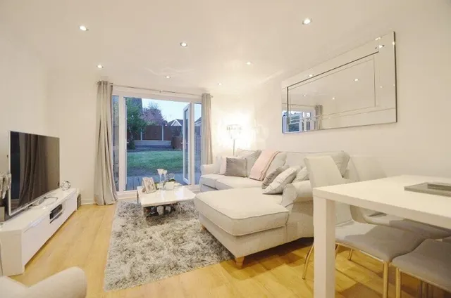 Brunswick Place, Rayleigh, SS6, photo 3