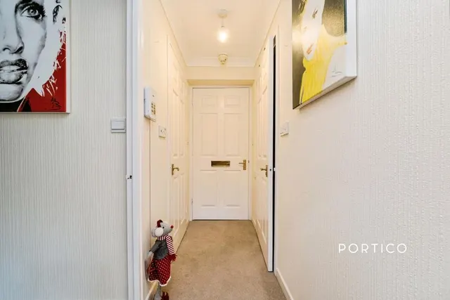 Grange Avenue, Woodford Green, IG8, photo 2