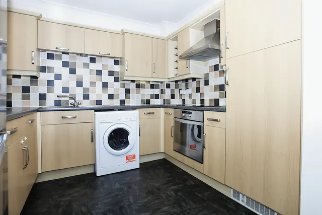 Photo 3 — Fletton Avenue, Peterborough