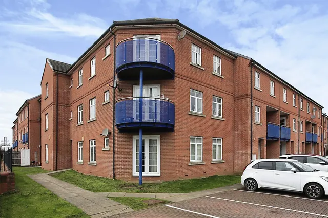 2 bedroom flat — Fletton Avenue, Peterborough