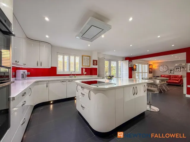 Dale Way, Fernwood, NG24, photo 2