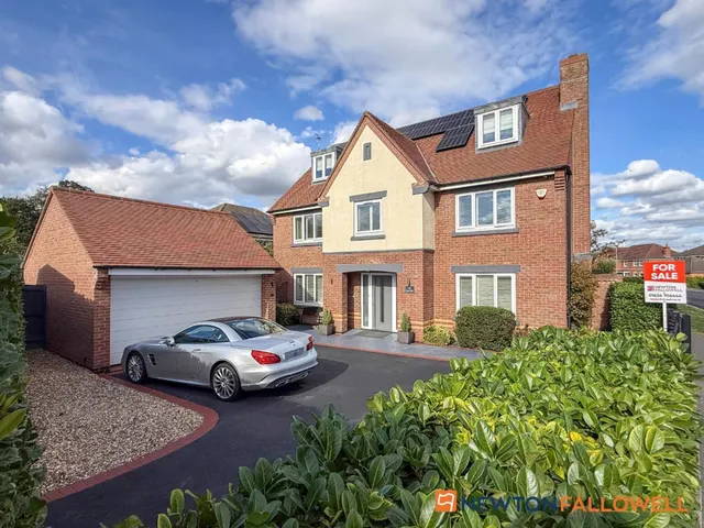 Dale Way, Fernwood, NG24, photo 1
