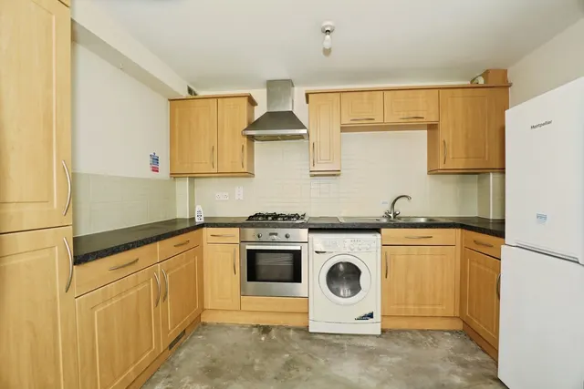 Photo 3 — Blount Close, Crewe, Cheshire, CW1