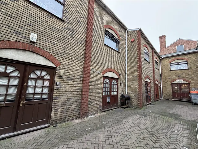 Photo 3 — The Burroughs, Church Road, Hendon, London