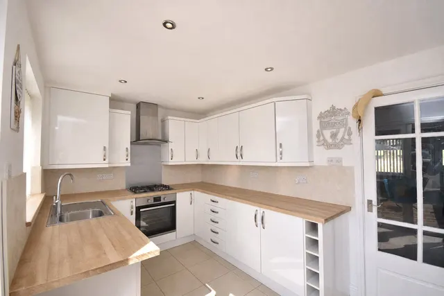 Polperro Close, Royton, OL2, photo 3