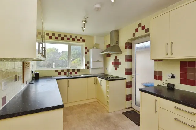 Shenley Road, Bletchley, MK3, photo 2