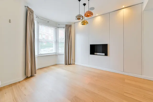 Photo 2 — 46 Cambridge Road, London