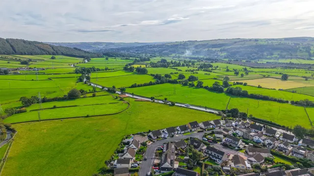 Lowfield Crescent, Silsden, BD20, photo 2