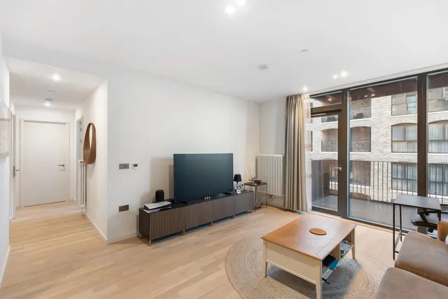 Bradshaw Yard, Brentford, TW8, photo 3