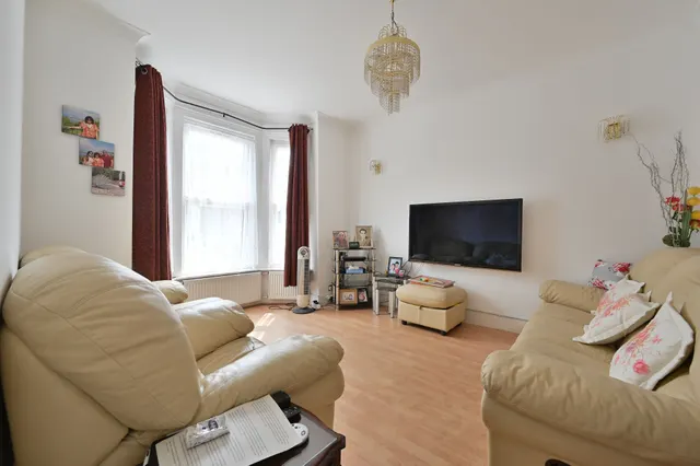 29 Springfield Road, Harrow, photo 1
