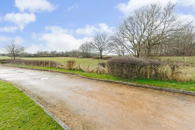 Dewlands Hill Crowborough, TN6, photo 2