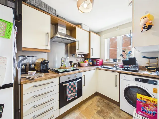 Irons Way, West Wick, BS24, photo 3