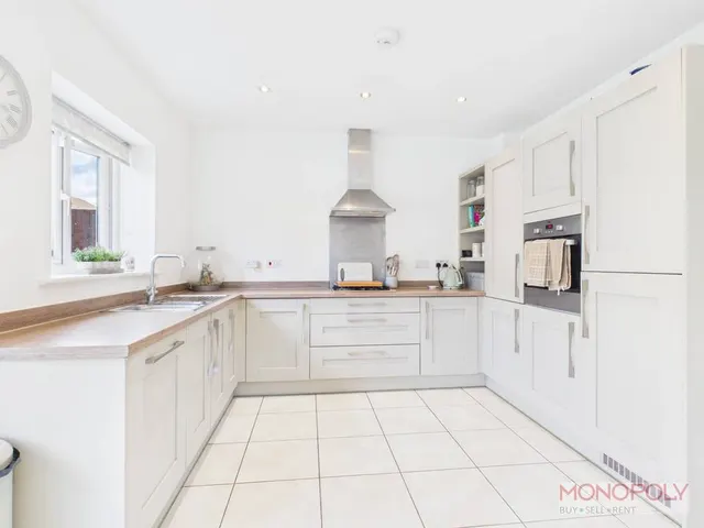 Llys Y Groes, Wrexham, LL13, photo 2