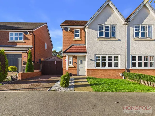 Llys Y Groes, Wrexham, LL13, photo 1