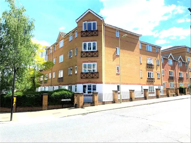 Ascot Court, Aldershot, Hampshire, GU11 1HG, photo 1
