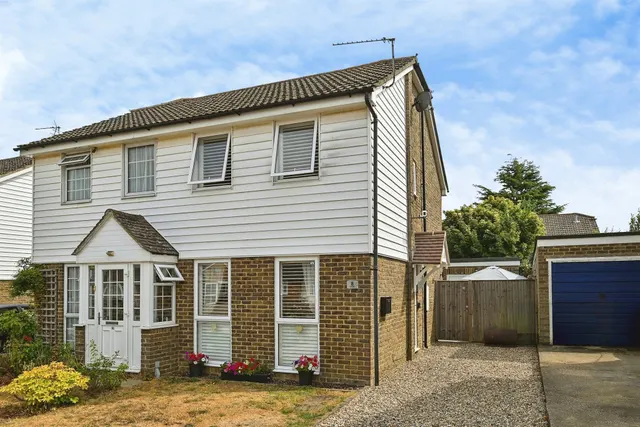 Park Way, Coxheath, Maidstone, photo 1