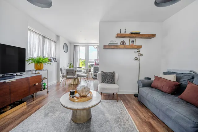 High Road, Whetstone, London, Greater London, N20 0BF, photo 1