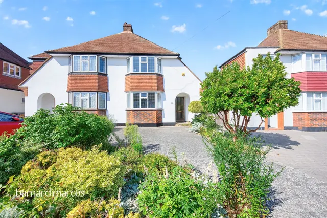 Bramshaw Rise, New Malden, photo 1