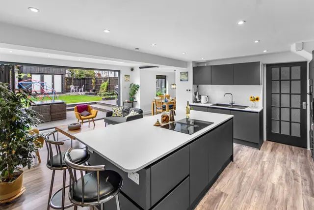 Cottenhams, Blindley Heath, RH7, photo 2