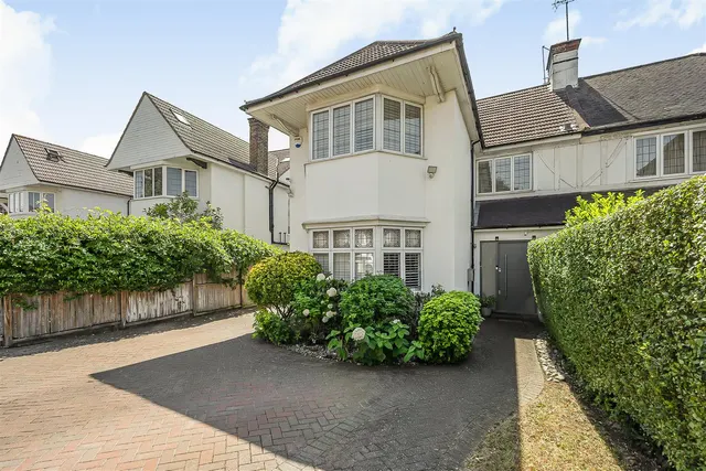 Helenslea Avenue, Golders Green, NW11, photo 1