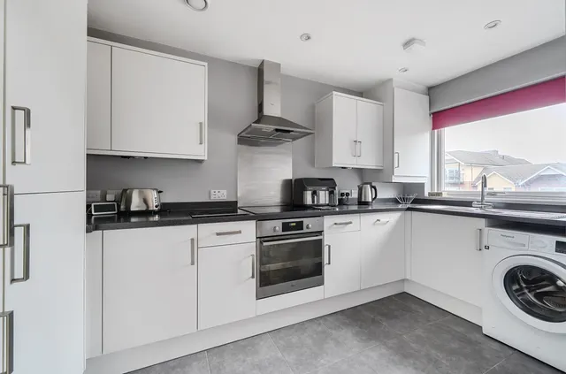 Photo 2 — London Road, Binfield, Bracknell, Berkshire, RG42 4FA