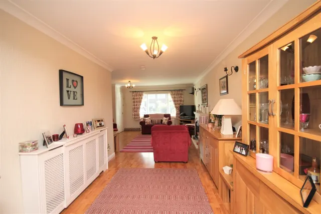 Hithermoor Road, Staines-upon-Thames, photo 3