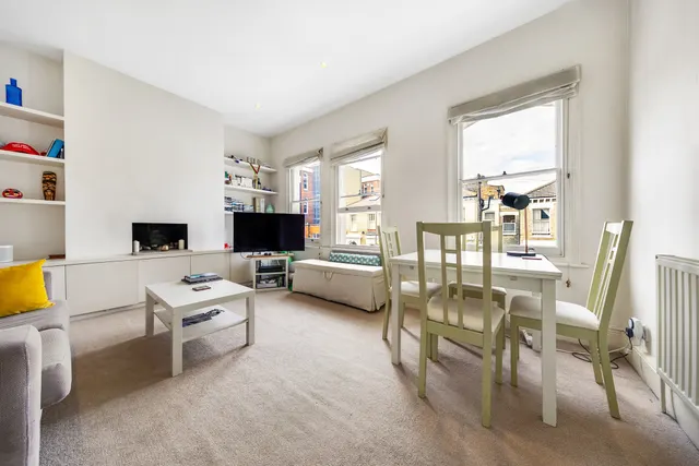 London, SW11, photo 2