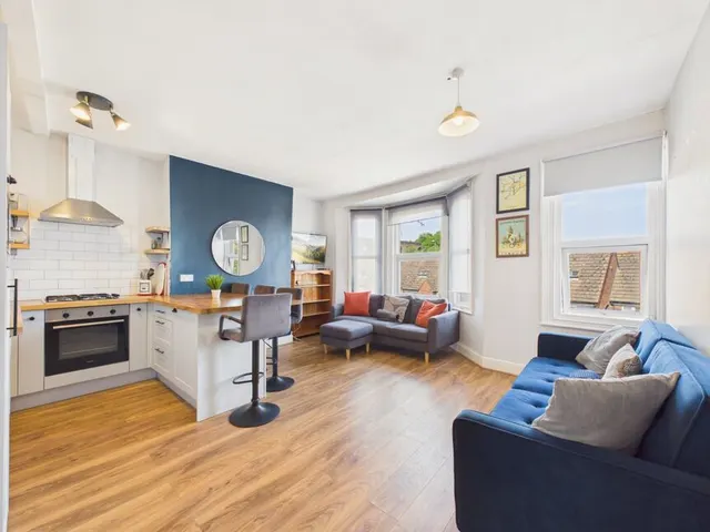 Foord Road, Folkestone, Kent, CT20, photo 1