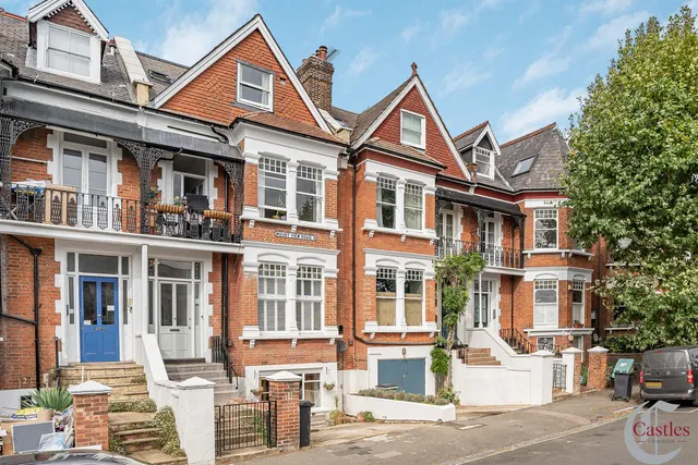 Mount View Road, N4, photo 1