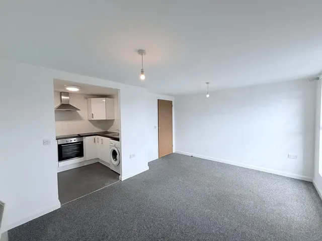 Photo 2 — Sheridan Court, Nottingham, NG1