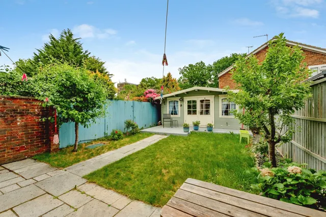 Maiden Lane, Crawley, RH11, photo 2
